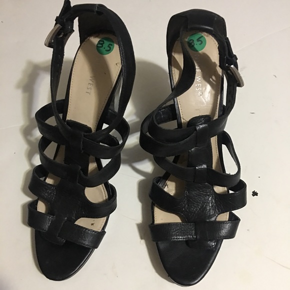 Nine West Sandals heel. - Picture 1 of 4